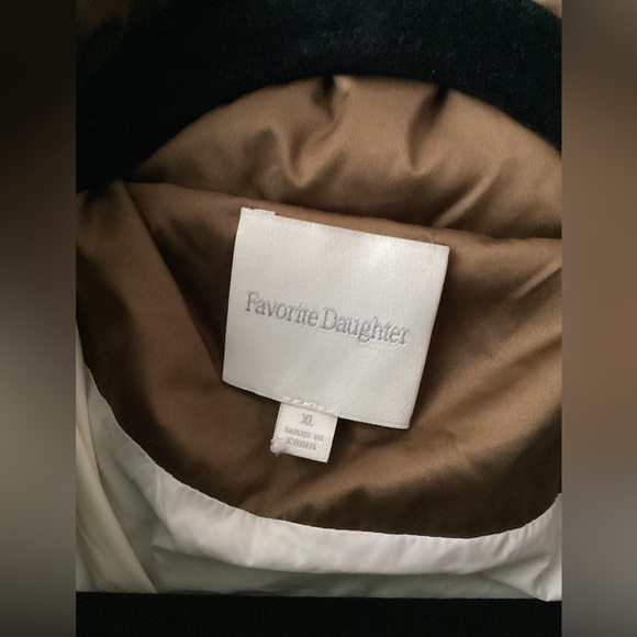 Favorite Daughter Ladies Puffer Jacket - Picture 8 of 16